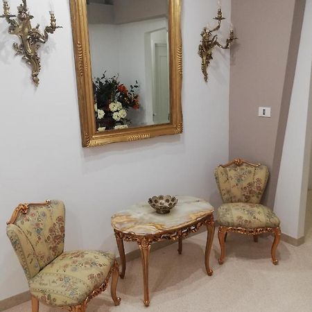 Ostuni Crispi House Hotel Екстериор снимка