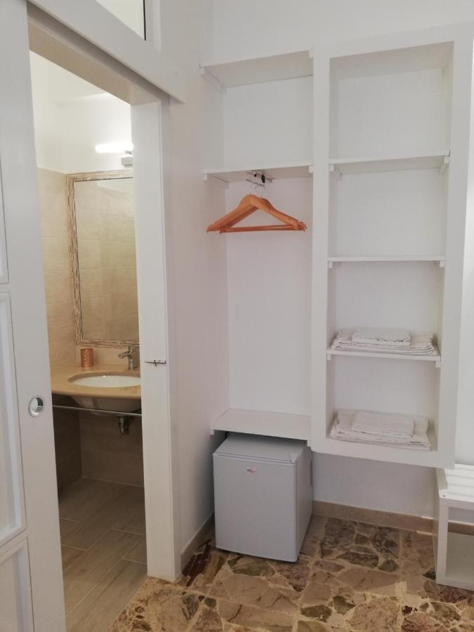 Ostuni Crispi House Hotel Екстериор снимка