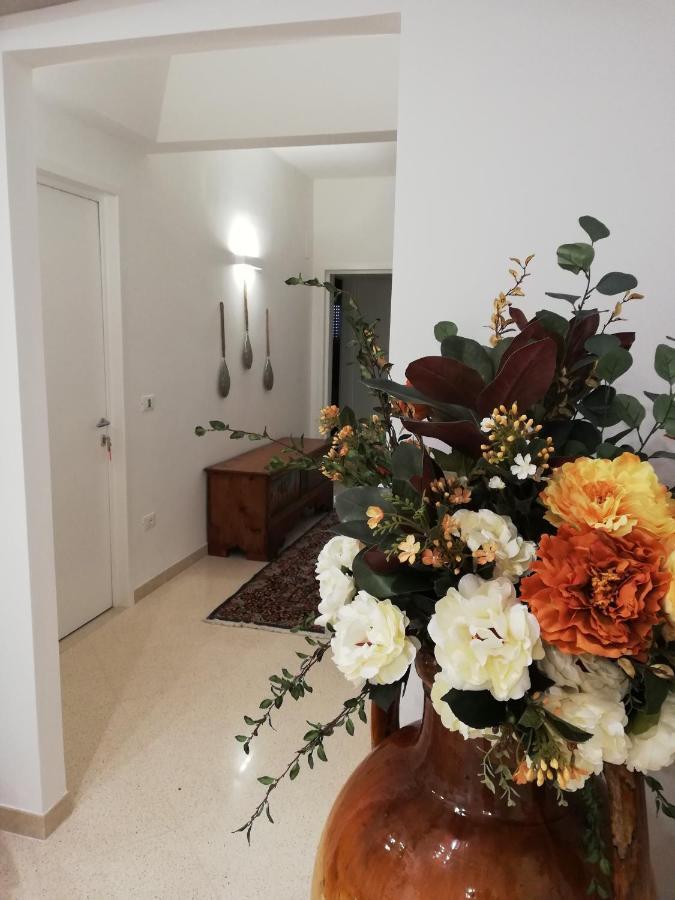 Ostuni Crispi House Hotel Екстериор снимка